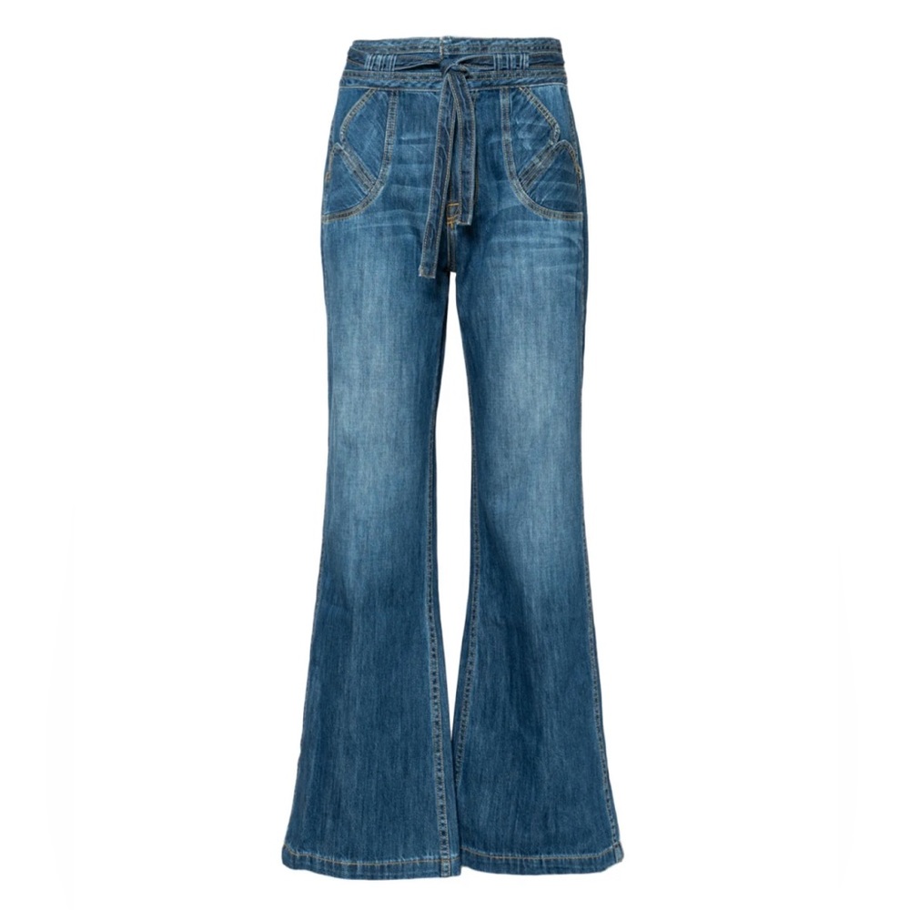 NOEND denim
NWT
Bella seamed pocket flare high waist jeans in Bend